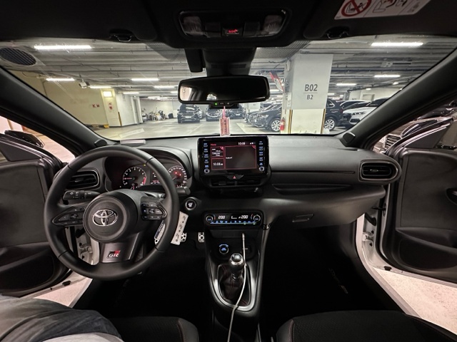 Toyota Yaris, 2021 — фото 8 из 12