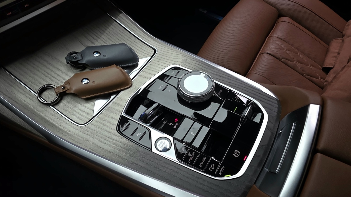 BMW X7, 2025 — фото 9 из 12