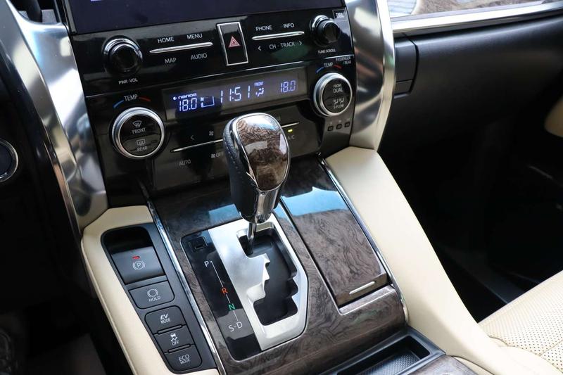 Toyota Vellfire, 2021 — фото 11 из 12