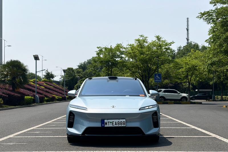 Nio ET5, 2025 — фото 2 из 12