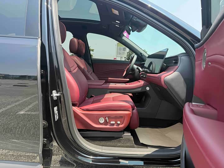 Hongqi HS6 Hybrid, 2025 — фото 9 из 9