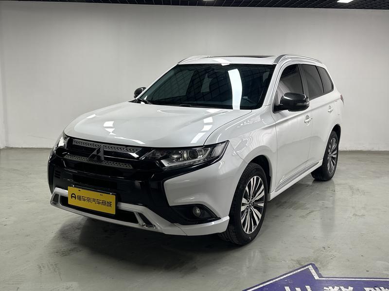 Mitsubishi Outlander, 2023 — купить в Иванове под ключ
