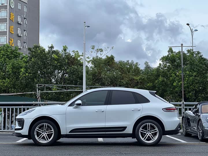 Porsche Macan, 2022 — фото 4 из 9