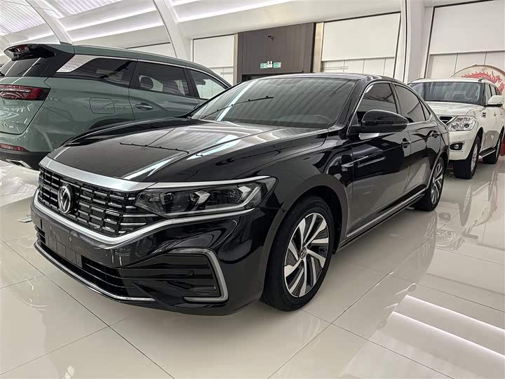 Volkswagen Passat Hybrid, 2022 — купить в Белгороде под ключ