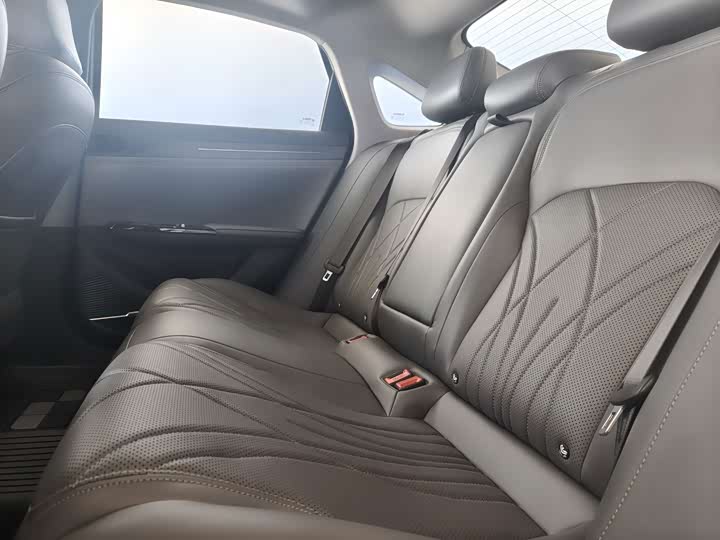Geely Galaxy L6, 2024 — фото 8 из 9