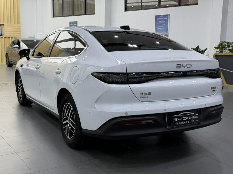 BYD Seal 05 DM-i Hybrid, 2024 — фото 4 из 10