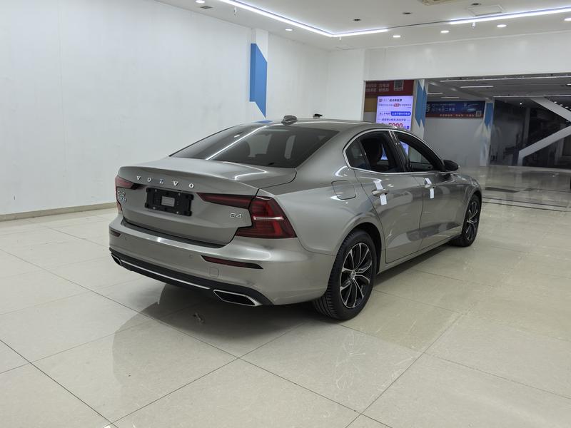 Volvo S60, 2021 — фото 7 из 12