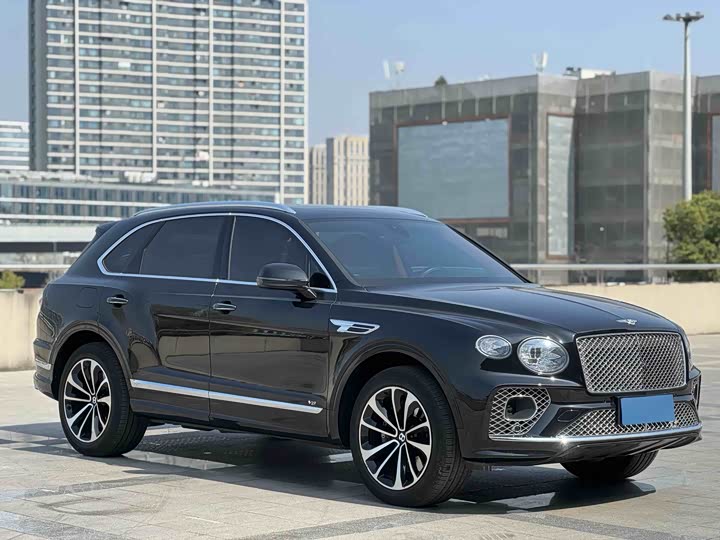 Bentley Bentayga, 2022 — фото 3 из 9