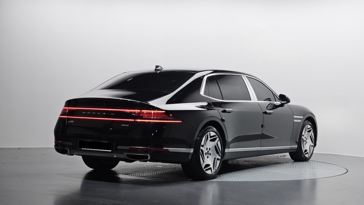 Genesis G90, 2023 — фото 2 из 12