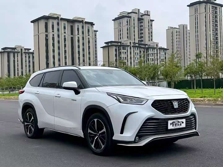 Toyota Crown Kluger, 2023 — купить в Калуге под ключ