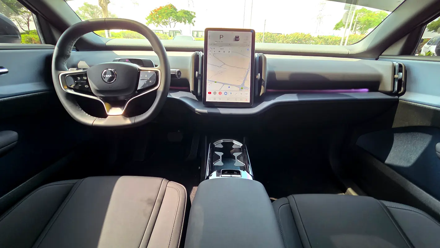 Volvo EX30, 2024 — фото 8 из 10