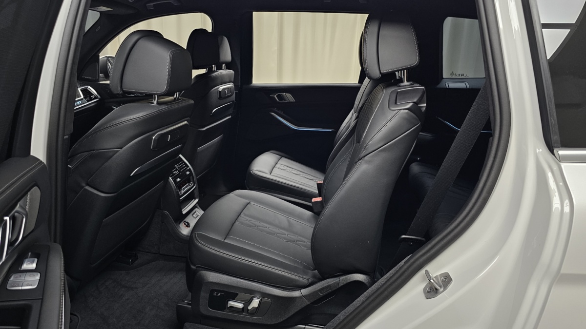 BMW X7, 2024 — фото 12 из 12