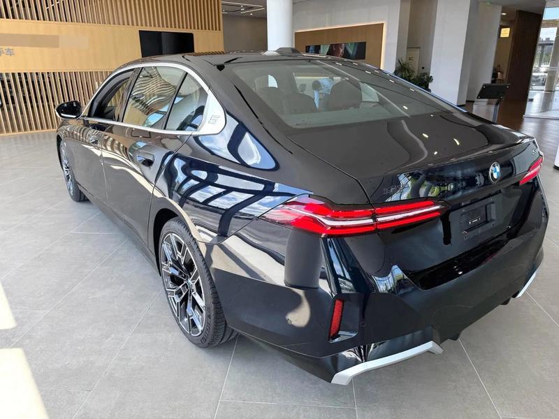 BMW 5 Series, 2024 — фото 4 из 8