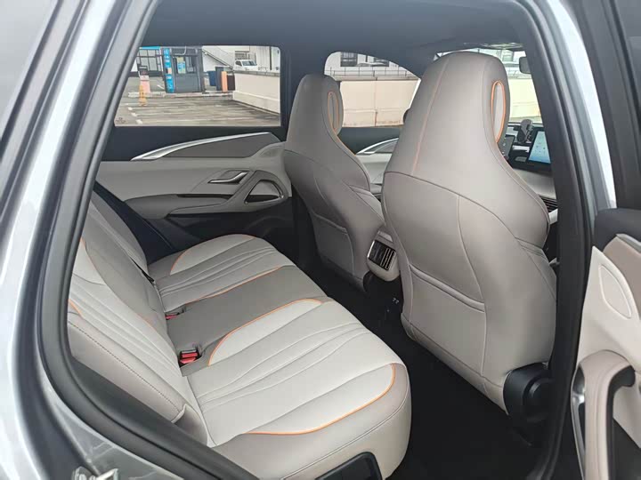 BYD Song Pro Hybrid, 2023 — фото 5 из 9