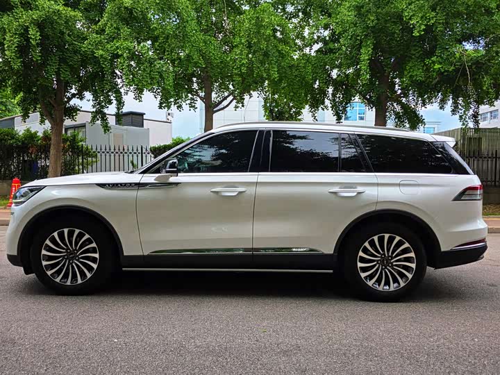 Lincoln Aviator, 2023 — фото 7 из 9