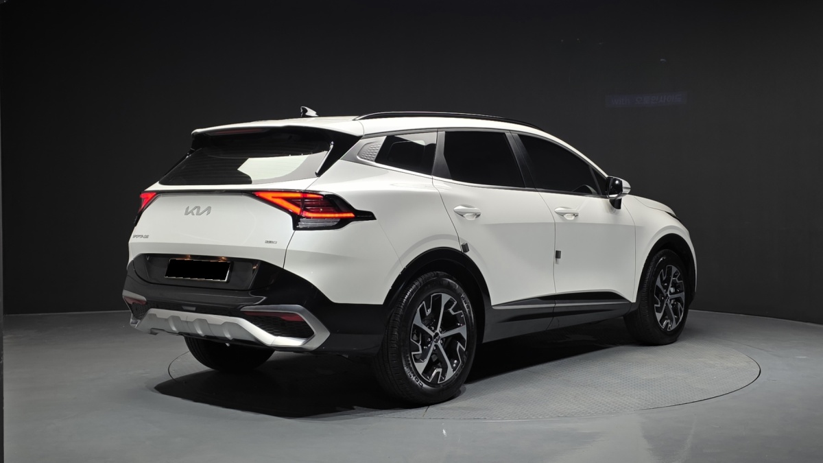 Kia Sportage, 2023 — фото 2 из 12