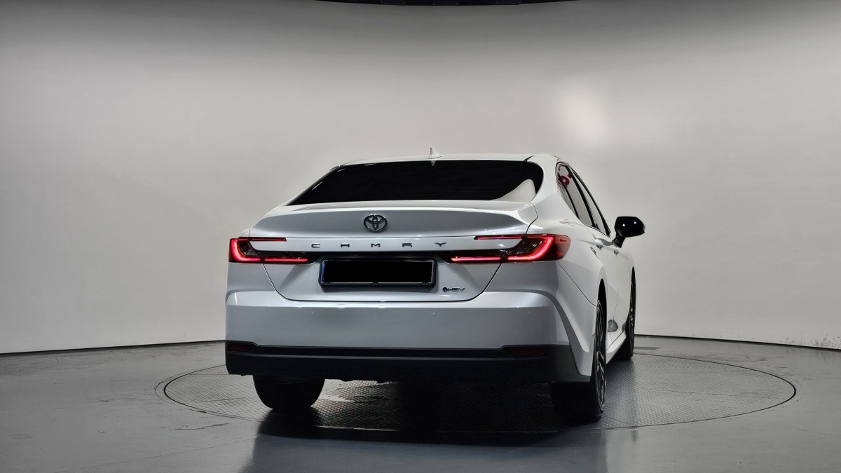 Toyota Camry, 2026 — фото 4 из 12
