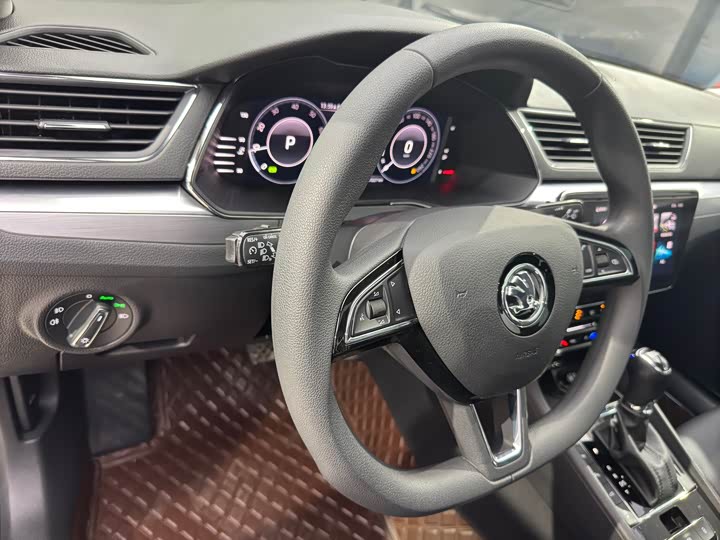 Skoda Superb, 2023 — фото 9 из 9