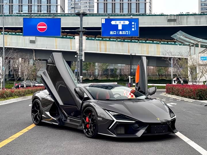 Lamborghini Revuelto, 2024 — фото 2 из 9