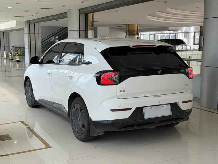 BAIC Arcfox T1, 2025 — фото 6 из 9