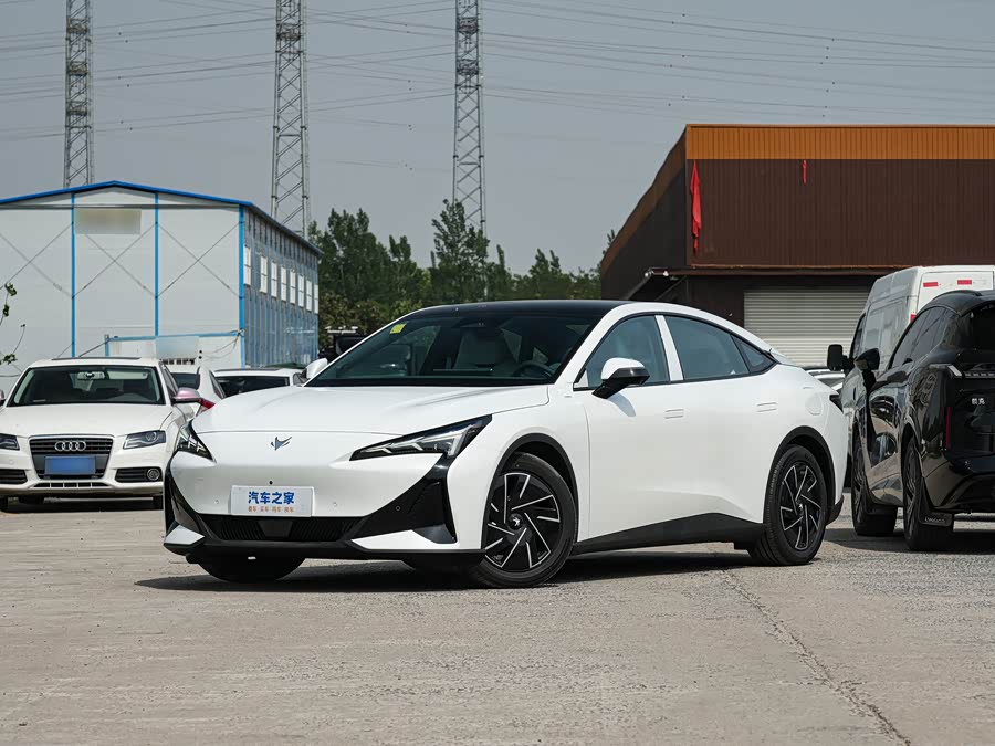 BAIC Arcfox Alpha S5, 2026 — купить в Нижнем Новгороде под ключ