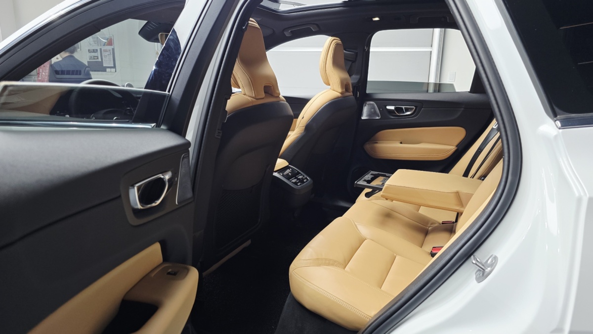 Volvo XC60, 2024 — фото 10 из 12