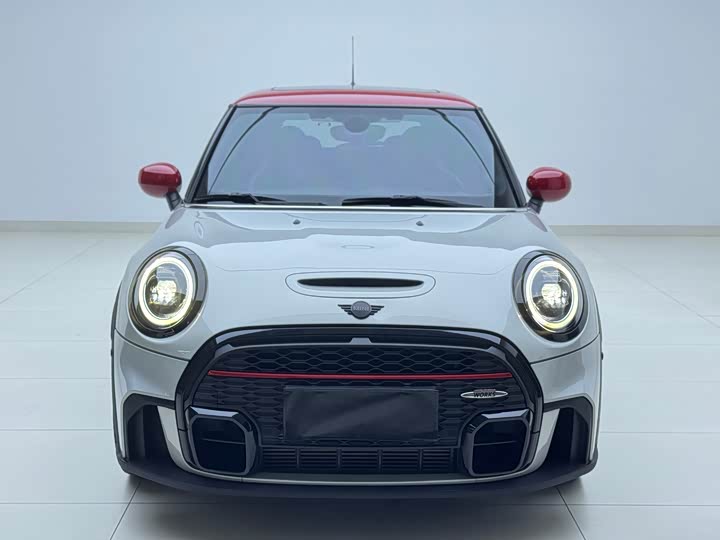 Mini Mini JCW, 2022 — фото 2 из 9