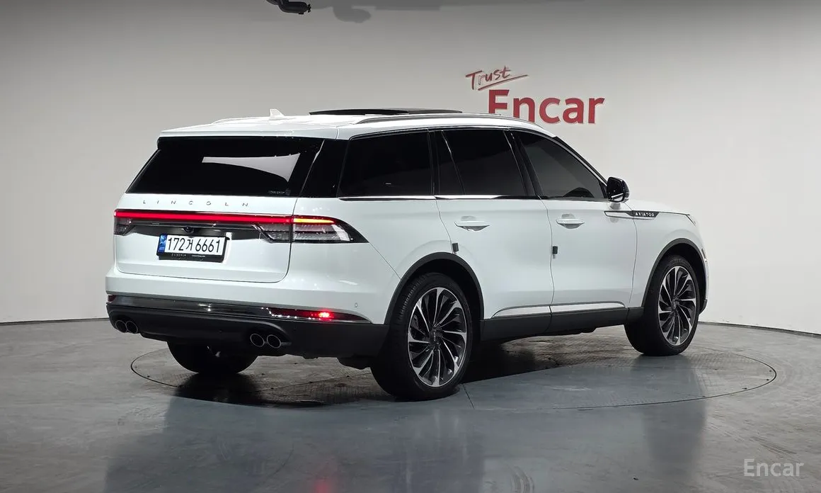 Lincoln Aviator, 2023 — фото 2 из 12