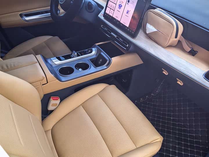 GAC Trumpchi E8, 2024 — фото 6 из 9
