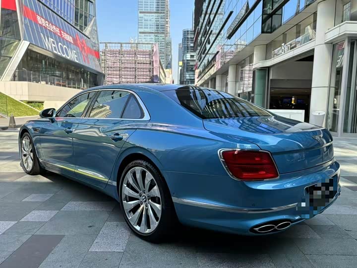 Bentley Flying Spur, 2022 — фото 2 из 9