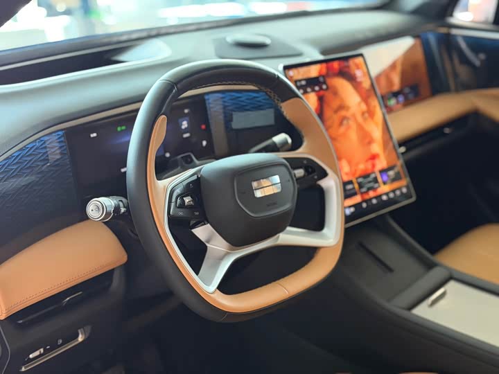 Geely Galaxy L7, 2023 — фото 6 из 9