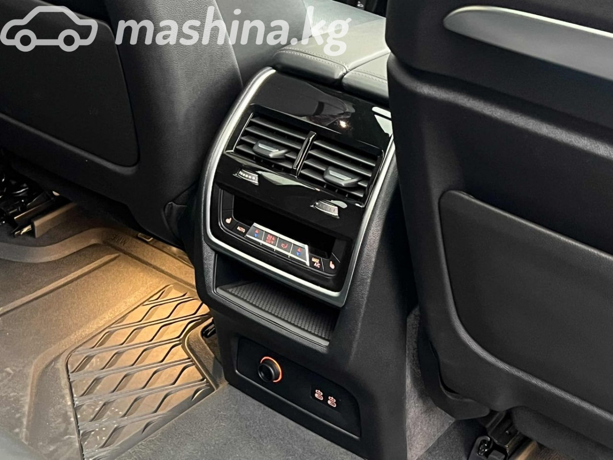 BMW X7, 2023 — фото 11 из 11