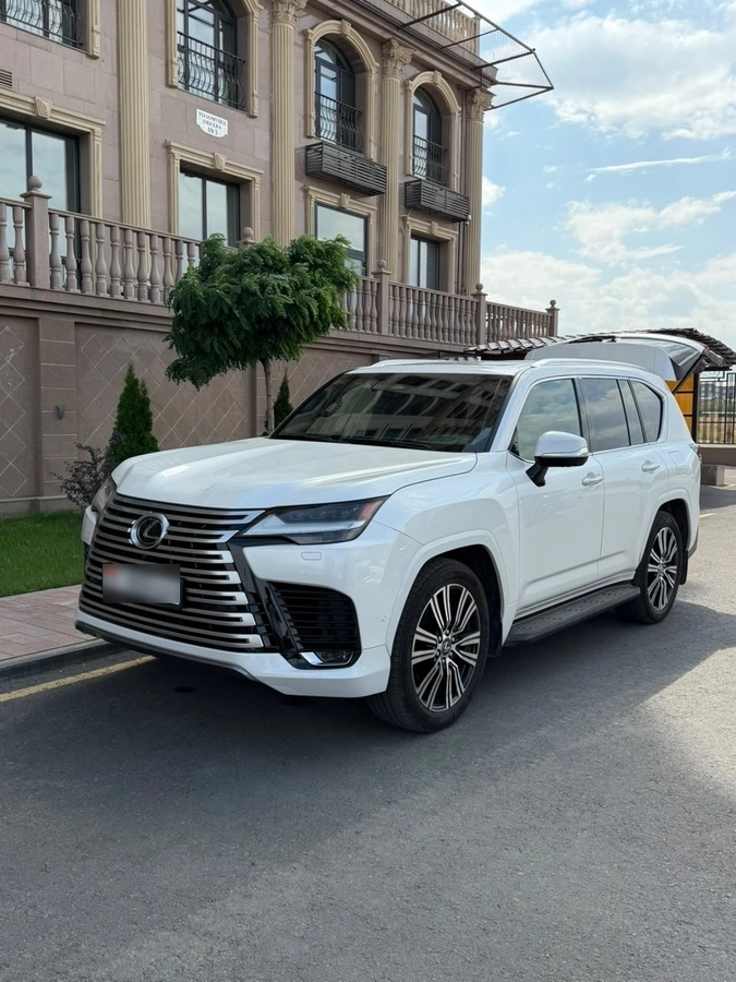Lexus LX, 2025