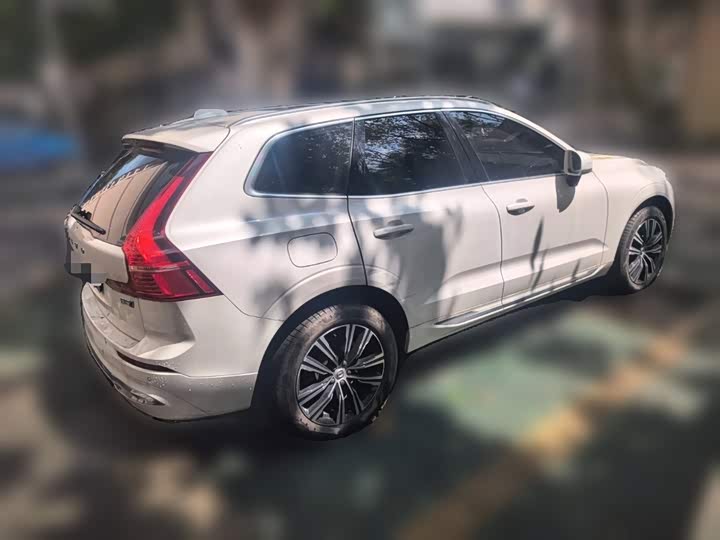 Volvo XC60, 2022 — фото 6 из 9