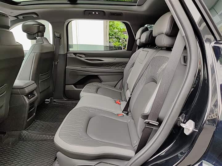 Ford Edge, 2023 — фото 8 из 9