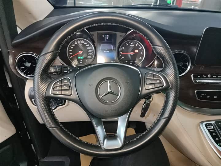 Mercedes-Benz V-Class, 2022 — фото 11 из 12