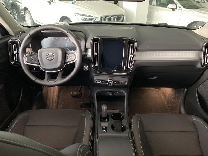 Volvo XC40, 2022 — фото 6 из 9