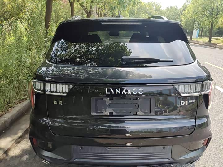 Lynk & Co 01 EM-P Hybrid, 2021 — фото 6 из 9