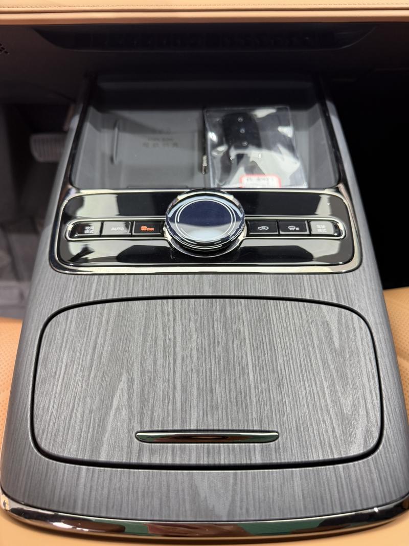 Geely Galaxy Starshine 8 EM-i, 2025 — фото 7 из 12