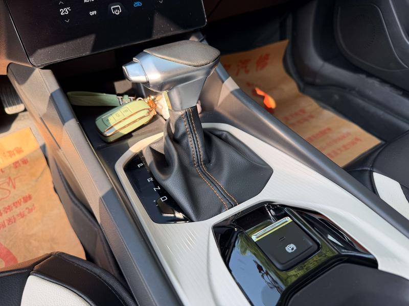 Dongfeng Aeolus Yixuan, 2022 — фото 8 из 11