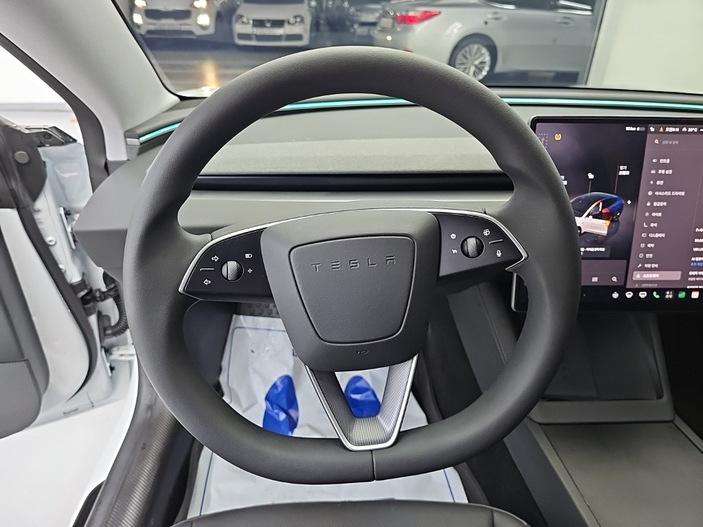 Tesla Model 3, 2025 — фото 8 из 12