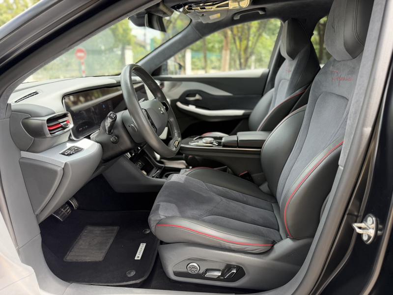 BAIC Arcfox Alpha S, 2023 — фото 10 из 12