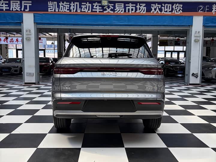 BYD Song Pro Hybrid, 2026 — фото 5 из 9