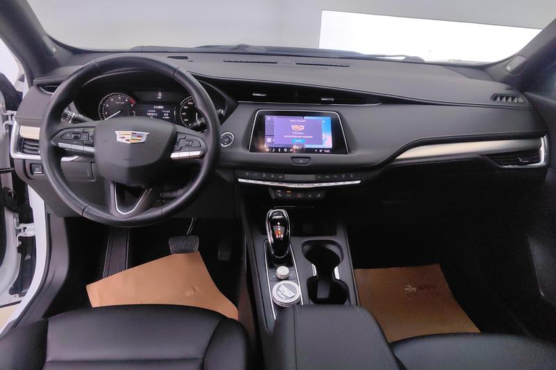 Cadillac XT4, 2022 — фото 8 из 12