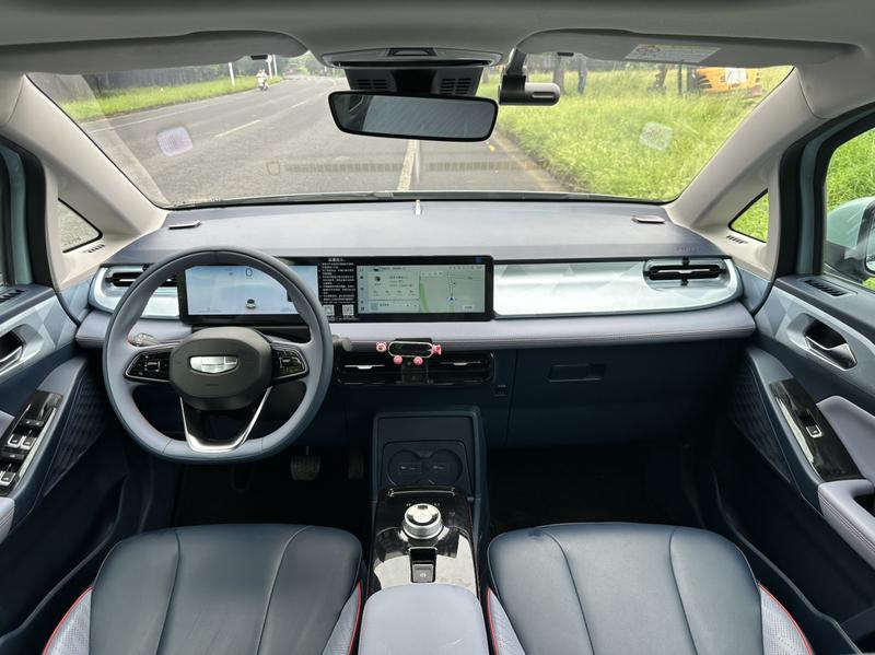 Geely Geometry E Firefly, 2022 — фото 11 из 12