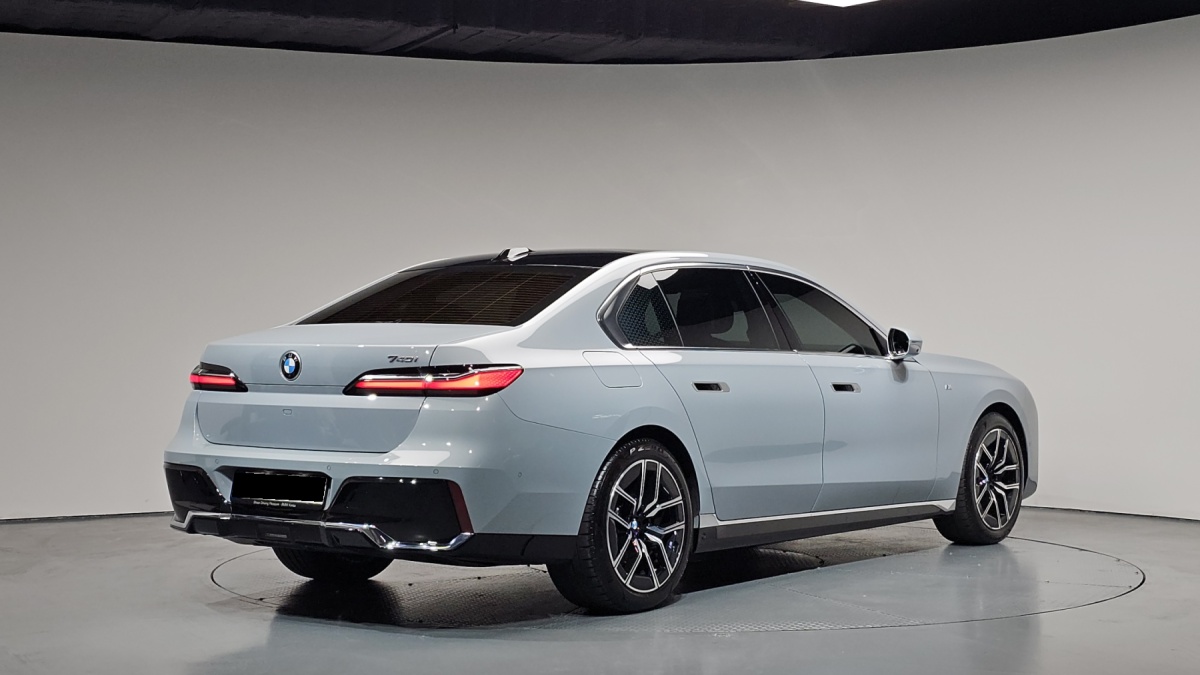 BMW 7 Series, 2023 — фото 2 из 12