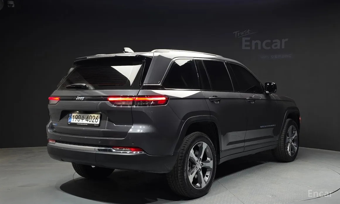 Jeep Cherokee, 2023 — фото 2 из 12