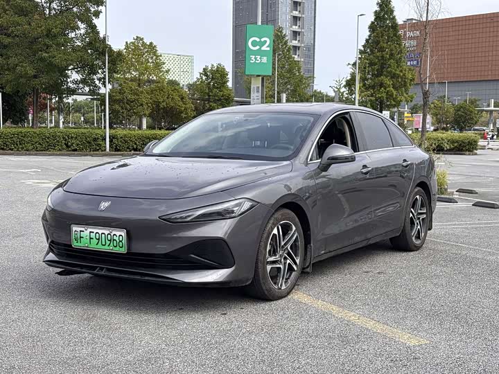 Roewe D7, 2024 — купить в Москве под ключ
