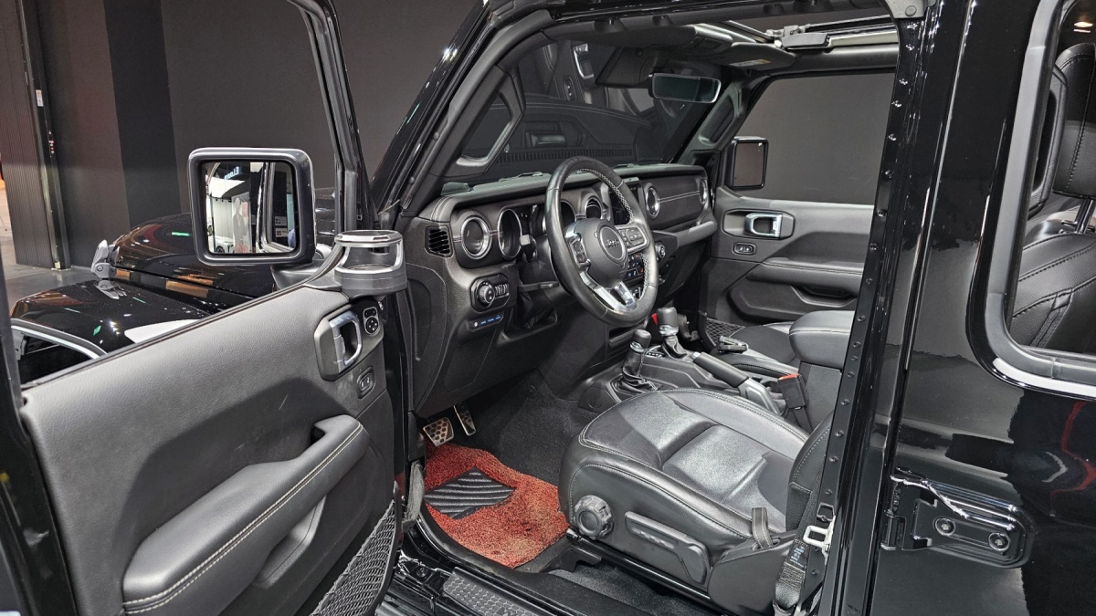 Jeep Wrangler, 2022 — фото 10 из 12