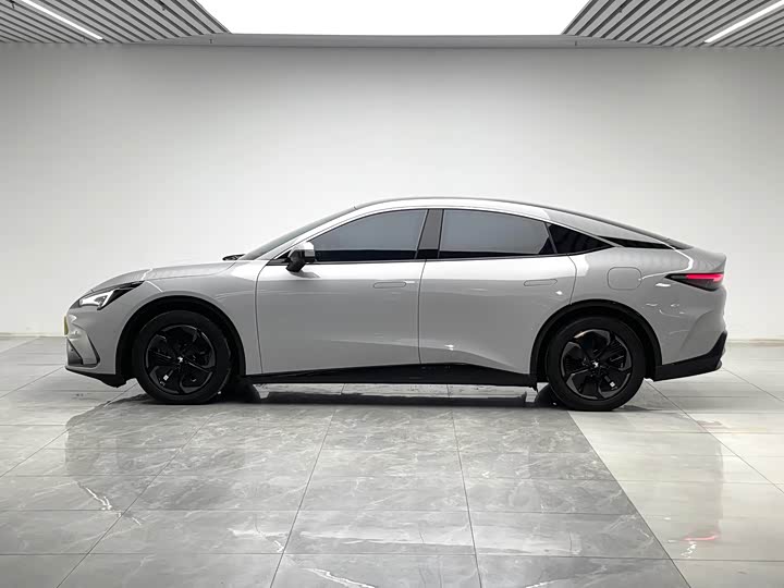 BAIC Arcfox Alpha S5, 2025 — фото 7 из 9